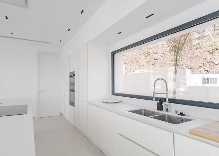 Aquastar Вілла Адехе